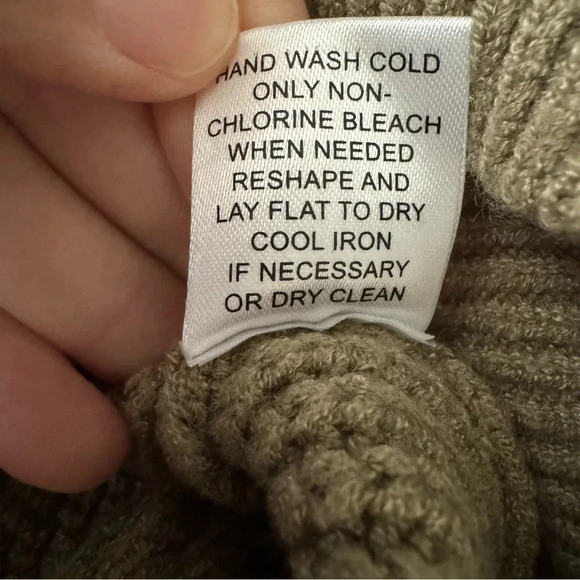 Truth by Republic V-Neck Cropped Balloon Sleeve Textured Sweater Women’s size XS - Picture 7 of 10